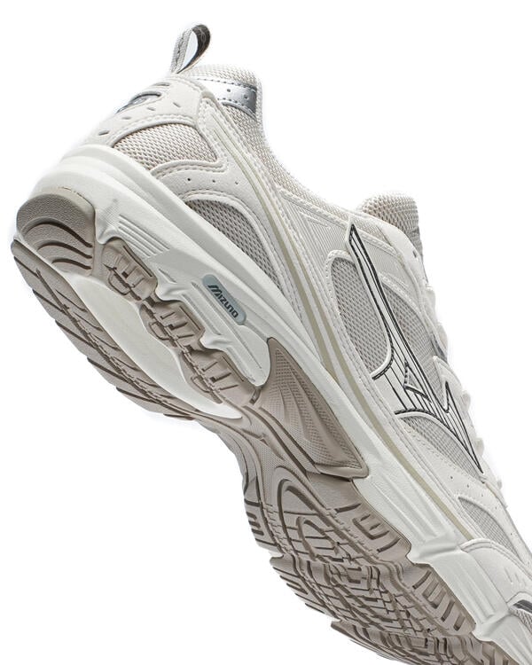 mizuno-mxr-suede-summer-sand-